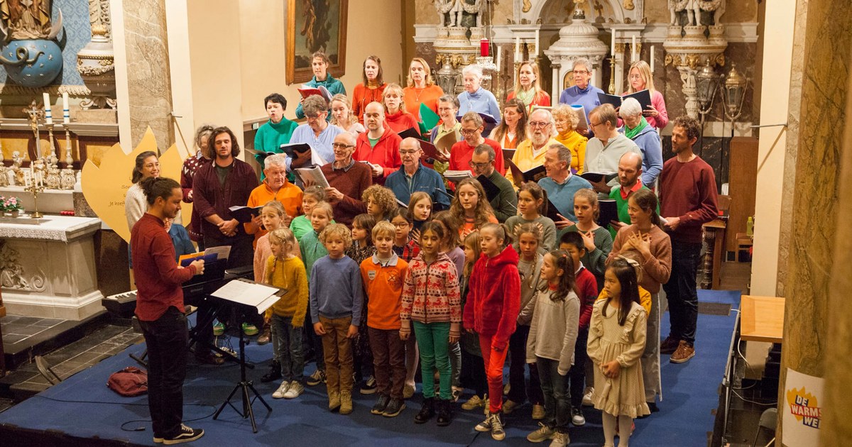 Vlammen dat is zingen, inleven, stappen, verzorgen en speelgoed delen - GO!